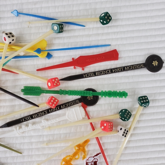 54 MCM Hors d'oeuvre Appetizer Picks Cocktail Sticks Dice Vintage Souvenir 3" - Picture 3 of 5